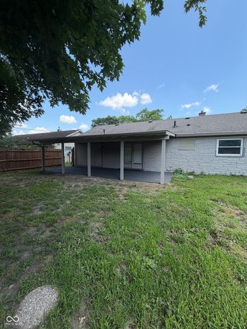 18 Sayre Drive, Greenwood, IN 46143