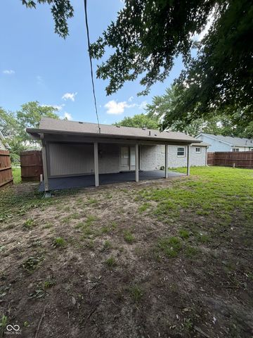 18 Sayre Drive, Greenwood, IN 46143