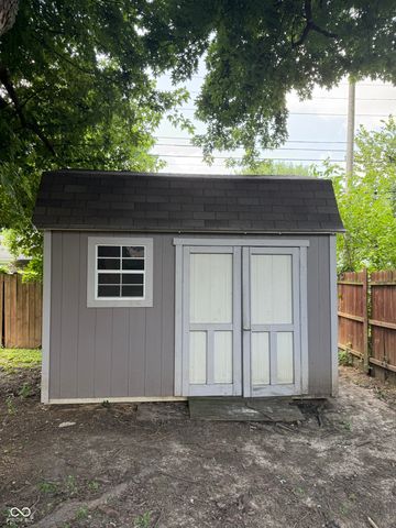 18 Sayre Drive, Greenwood, IN 46143