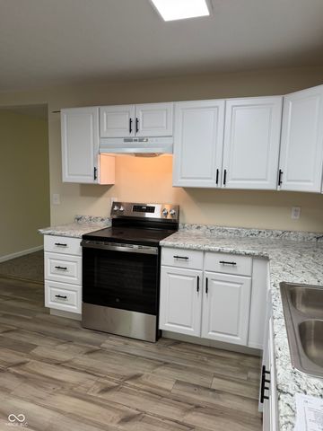 18 Sayre Drive, Greenwood, IN 46143
