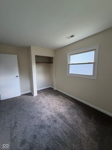 18 Sayre Drive, Greenwood, IN 46143