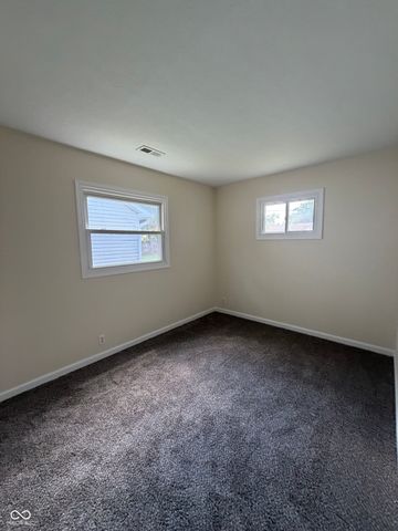 18 Sayre Drive, Greenwood, IN 46143