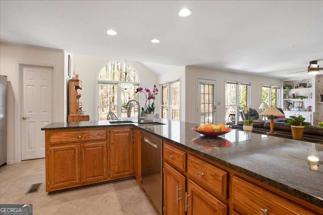 125 Emerald Drive, Athens, GA 30605