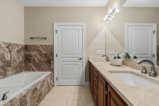 623 Ives Court, Chapel Hill, NC 27514