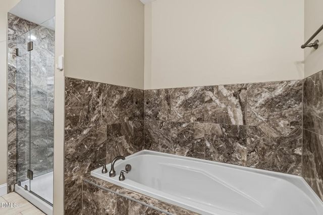 623 Ives Court, Chapel Hill, NC 27514