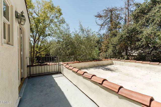 615 S Mentor Avenue, Pasadena, CA 91106
