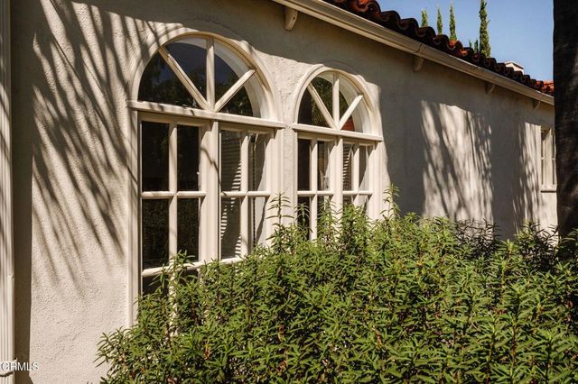 615 S Mentor Avenue, Pasadena, CA 91106