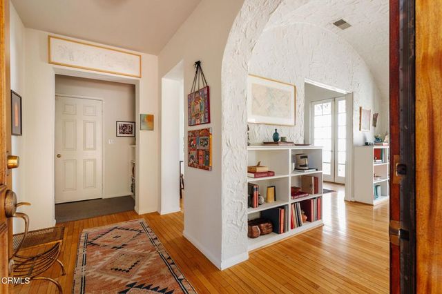 615 S Mentor Avenue, Pasadena, CA 91106