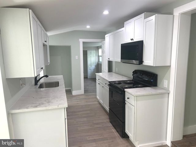 215 FILBERT AVE, Browns Mills, NJ 08015