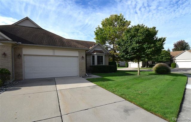 30112 Raintree Circle, Chesterfield, MI 48047