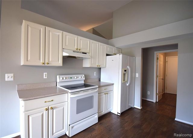 30112 Raintree Circle, Chesterfield, MI 48047