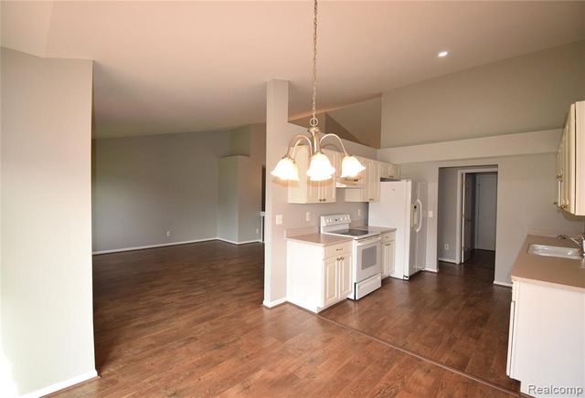 30112 Raintree Circle, Chesterfield, MI 48047