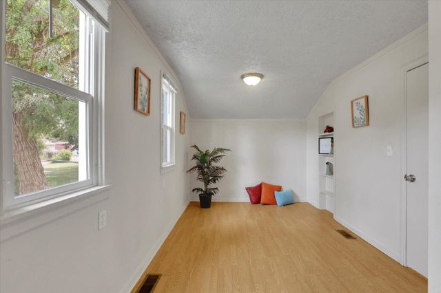 1211 W Bismark Ave, Spokane, WA 99205