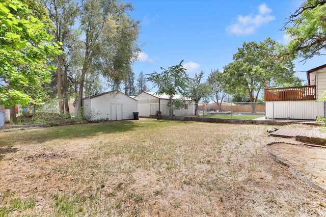 1211 W Bismark Ave, Spokane, WA 99205
