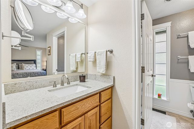 3916 170th Avenue E, Lake Tapps, WA 98391