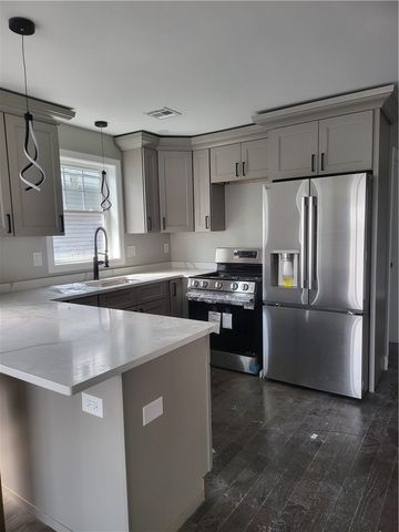 729 Potters Avenue, Providence, RI 02907