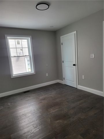 729 Potters Avenue, Providence, RI 02907