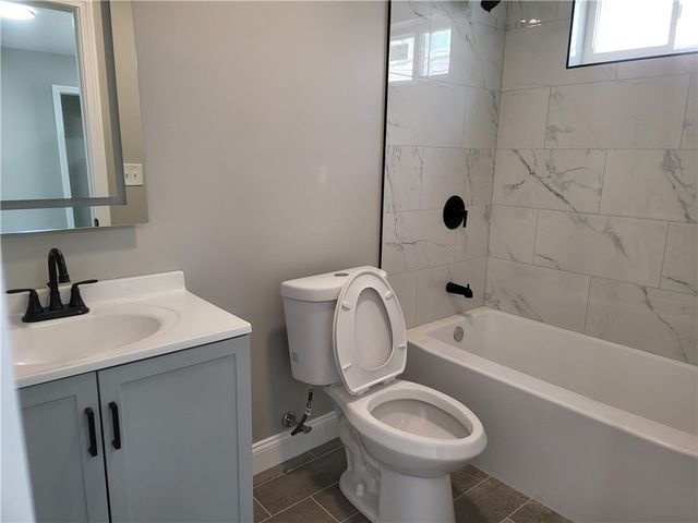 729 Potters Avenue, Providence, RI 02907