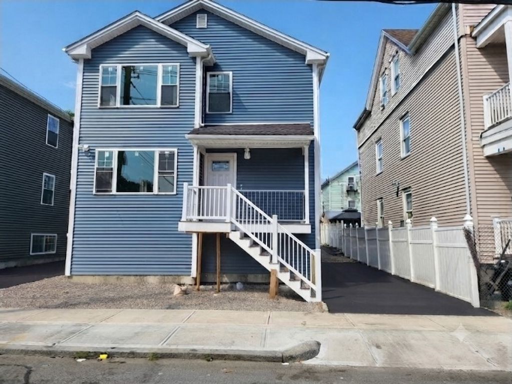 729 Potters Avenue, Providence, RI 02907