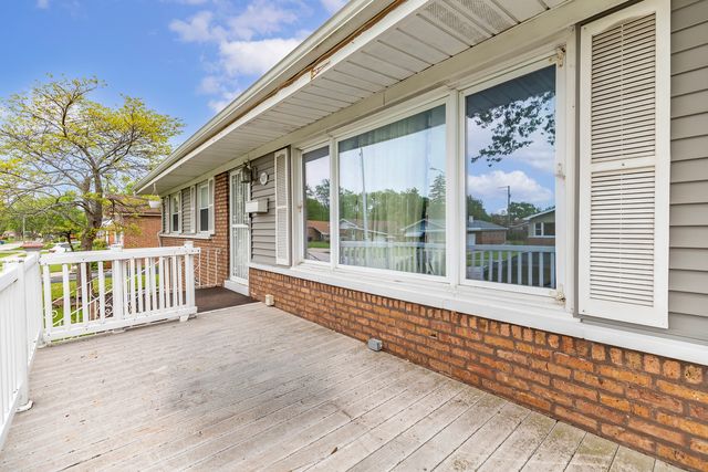 517 N Manchester Drive, Chicago Heights, IL 60411