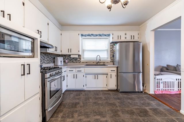 517 N Manchester Drive, Chicago Heights, IL 60411