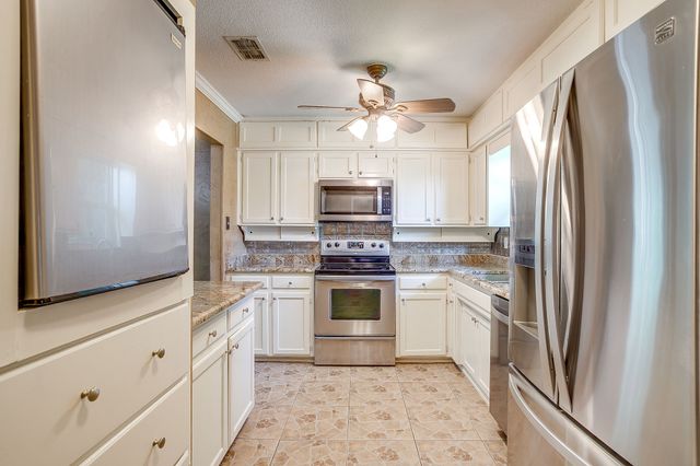 1327 Hemphill Drive, Cleburne, TX 76033
