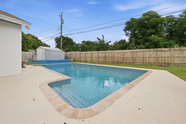 4999 SW 6TH Street, Margate, FL 33068