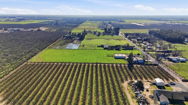 16166 Lawrence Rd, Escalon, CA 95320