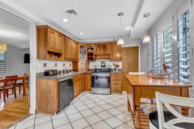 370 E Main Street, Manasquan, NJ 08736