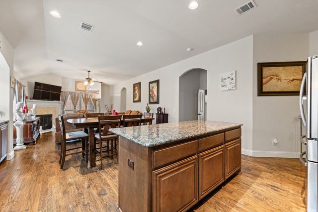 1000 Longhorn Drive, Aubrey, TX 76227