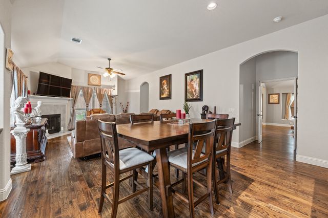 1000 Longhorn Drive, Aubrey, TX 76227