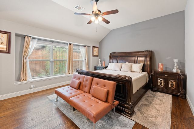 1000 Longhorn Drive, Aubrey, TX 76227