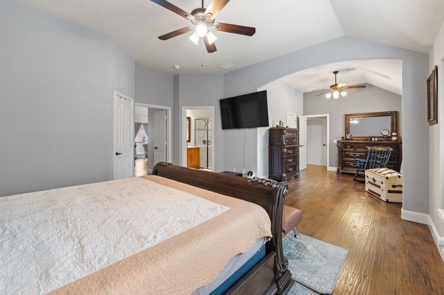 1000 Longhorn Drive, Aubrey, TX 76227