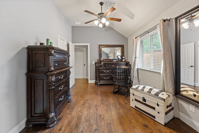 1000 Longhorn Drive, Aubrey, TX 76227