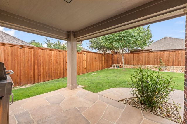 1000 Longhorn Drive, Aubrey, TX 76227