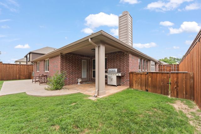 1000 Longhorn Drive, Aubrey, TX 76227