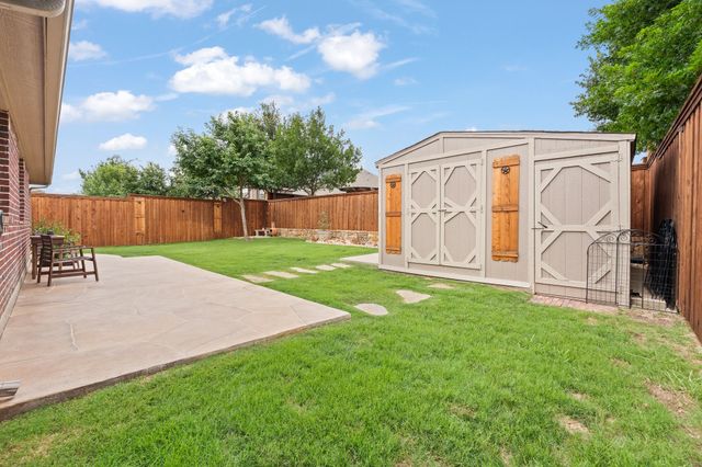 1000 Longhorn Drive, Aubrey, TX 76227