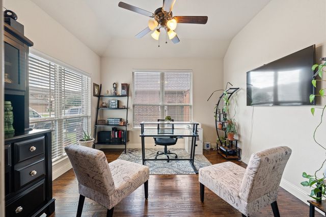 1000 Longhorn Drive, Aubrey, TX 76227