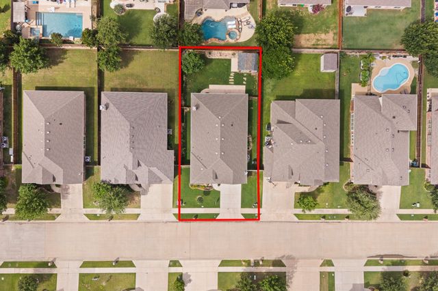 1000 Longhorn Drive, Aubrey, TX 76227