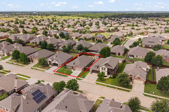 1000 Longhorn Drive, Aubrey, TX 76227