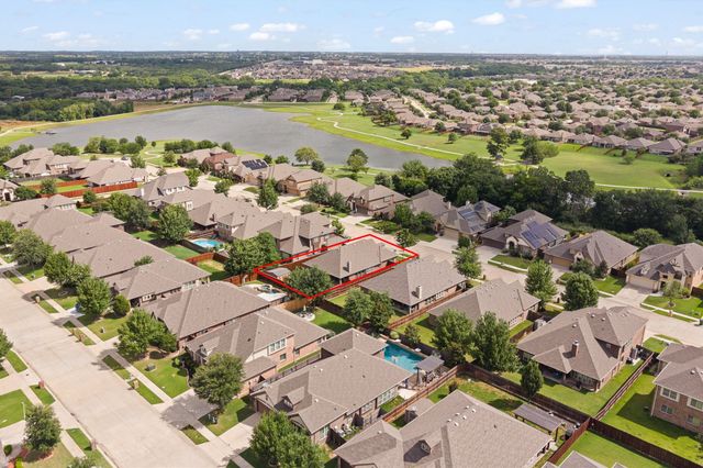 1000 Longhorn Drive, Aubrey, TX 76227