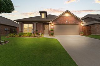 1000 Longhorn Drive, Aubrey, TX 76227