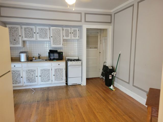 360 Ridge Avenue 11-3, Evanston, IL 60202