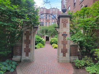 360 Ridge Avenue 11-3, Evanston, IL 60202