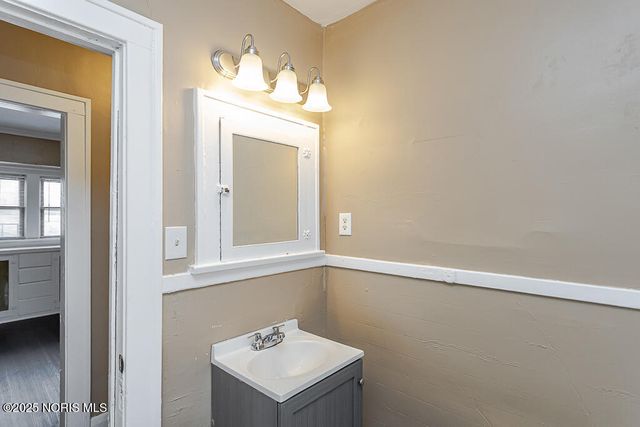 729 Chicago Street, Toledo, OH 43611