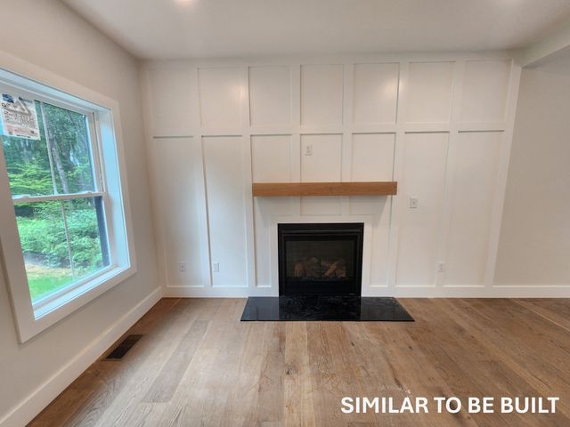 81 Willard Rd, Ashburnham, MA 01430