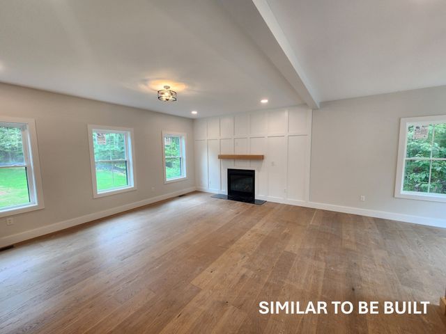 81 Willard Rd, Ashburnham, MA 01430
