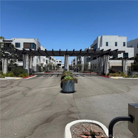 2107 Copper Walk, Gardena, CA 90249
