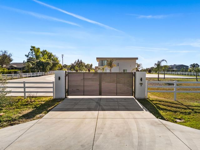 8600 Cherrington Ln, Elk Grove, CA 95624