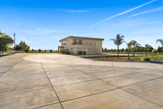 8600 Cherrington Ln, Elk Grove, CA 95624